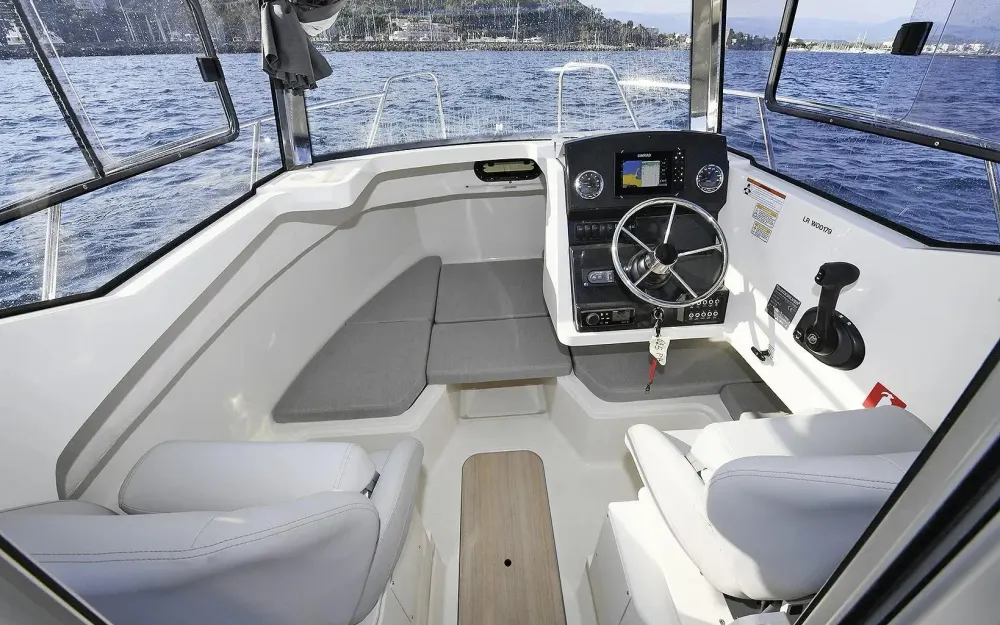 slider 4 Quicksilver Captur 625 Pilothouse - null