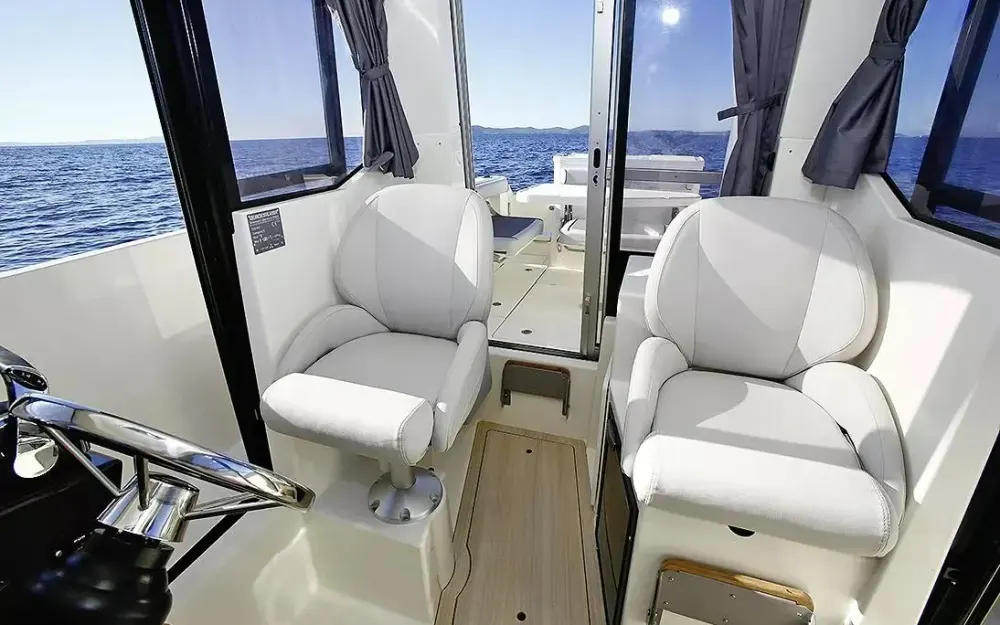 slider 3 Quicksilver Captur 705 Pilothouse - null