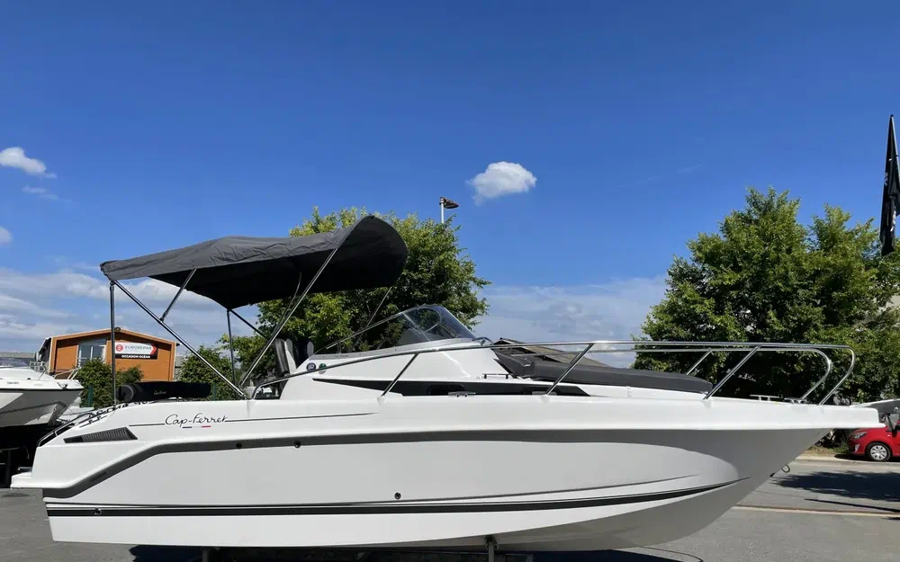 slider 1 B2 Marine Cap Ferret 752