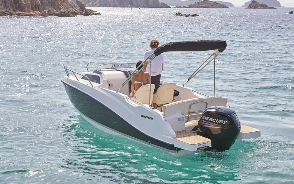 slider 5 Quicksilver Activ 555 Cabin