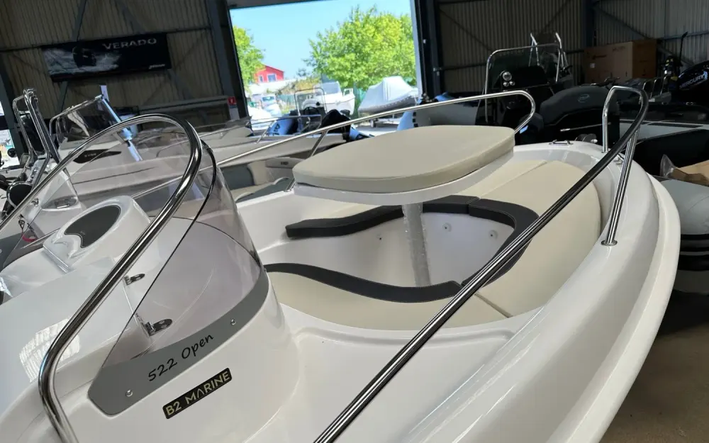 slider 1 B2 Marine Cap Ferret 522 Open - null