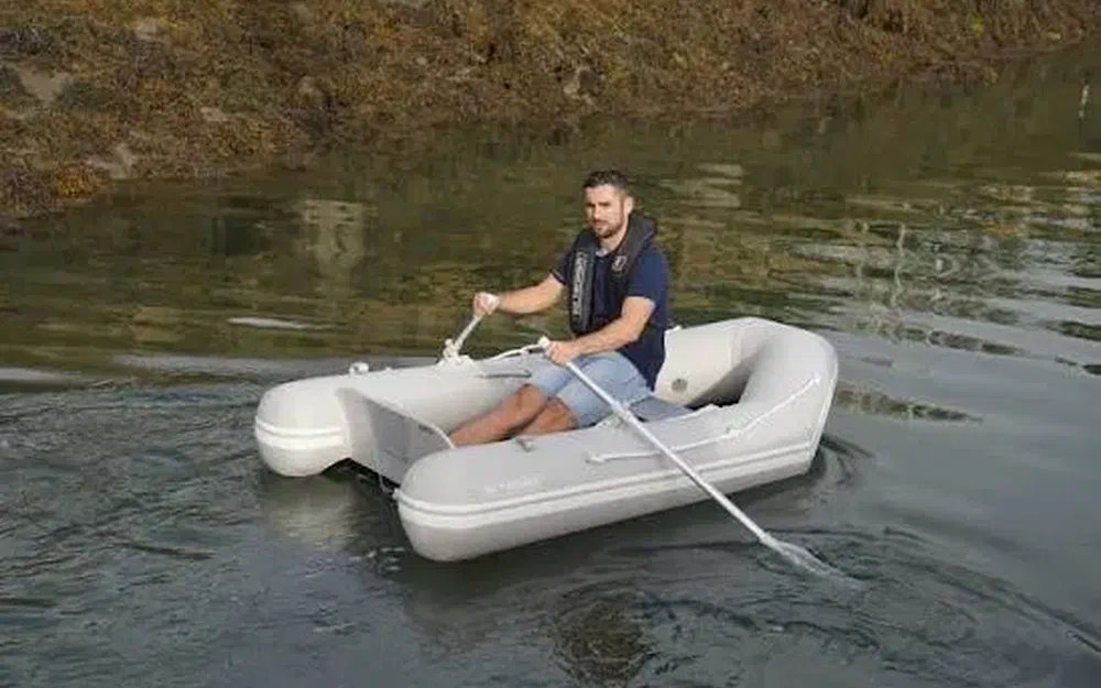 slider 10 3D Tender World Travel 200