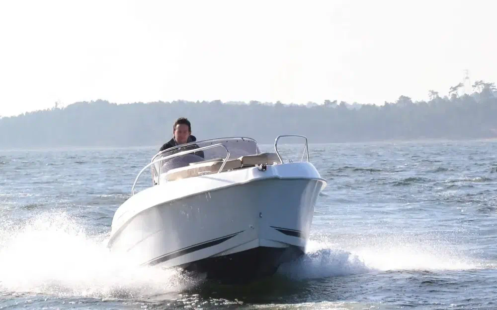 slider 4 B2 Marine Cap Ferret 572