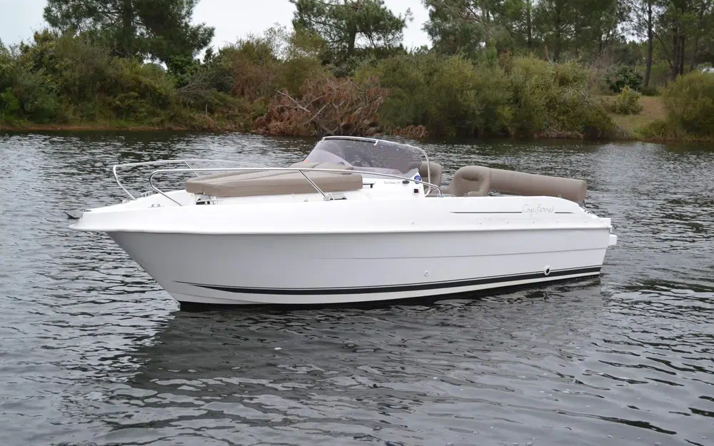 slider 6 B2 Marine Cap Ferret 572