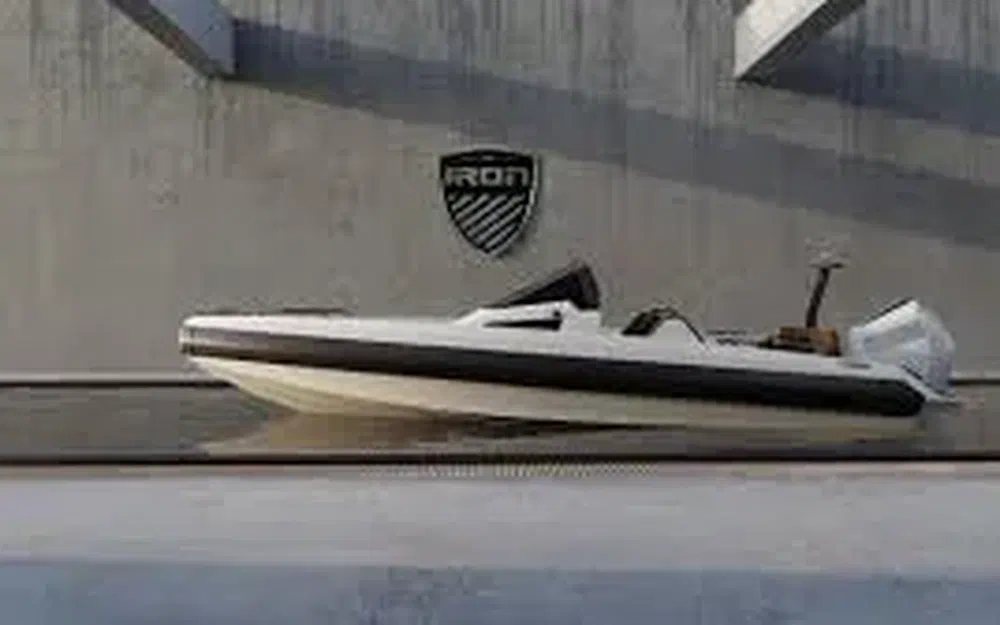 slider 6 Iron Boats 707