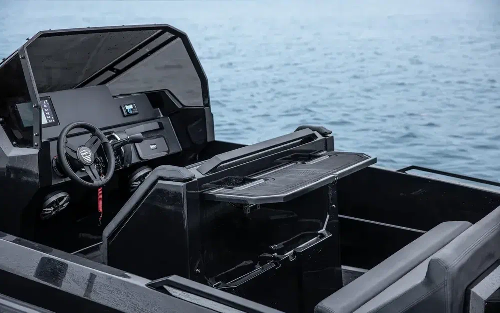 slider 4 Iron Boats 647