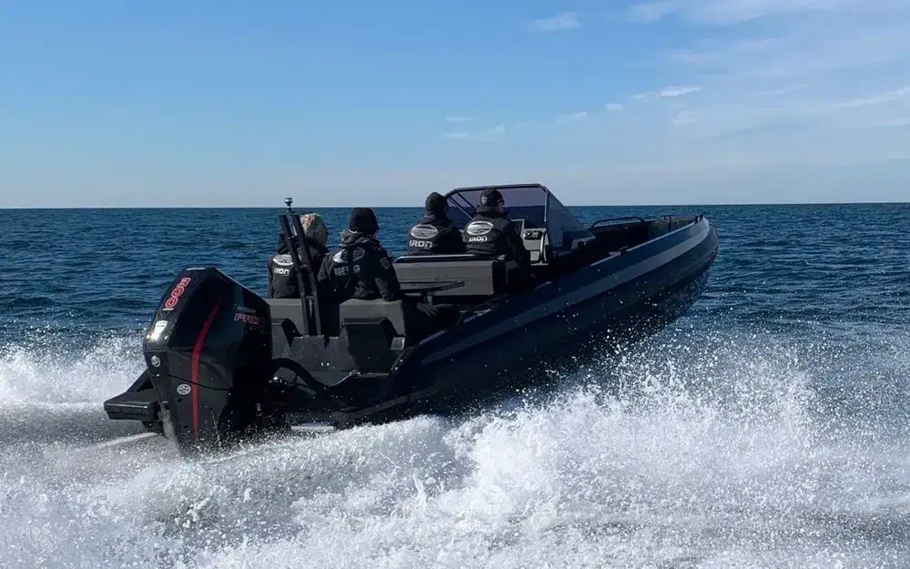 slider 8 Iron Boats 767