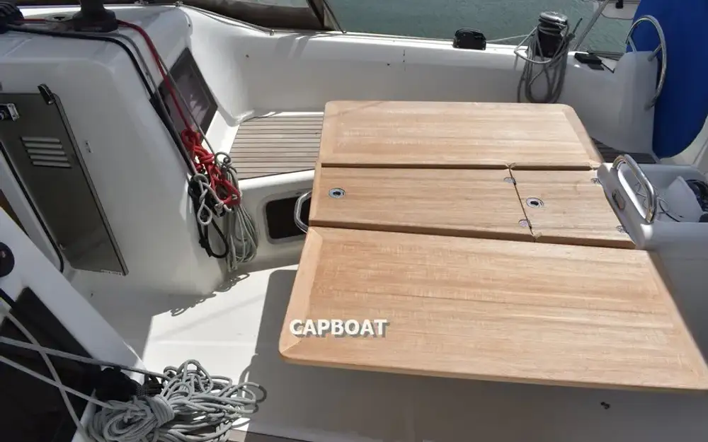 slider 31 Jeanneau Sun Odyssey 410