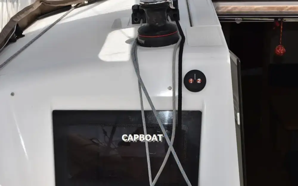 slider 33 Jeanneau Sun Odyssey 410