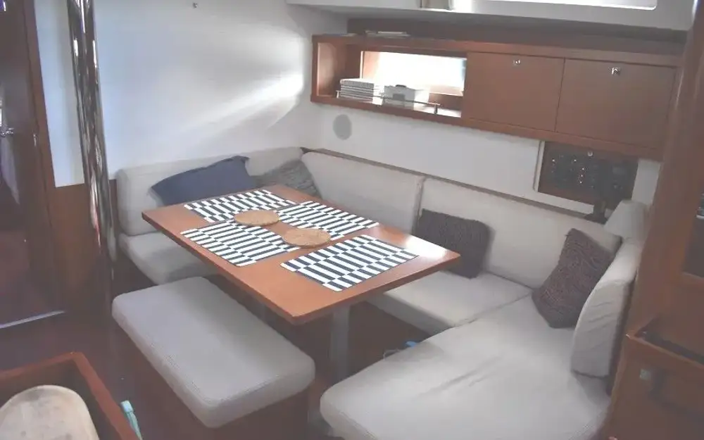 slider 12 Beneteau Oceanis 45