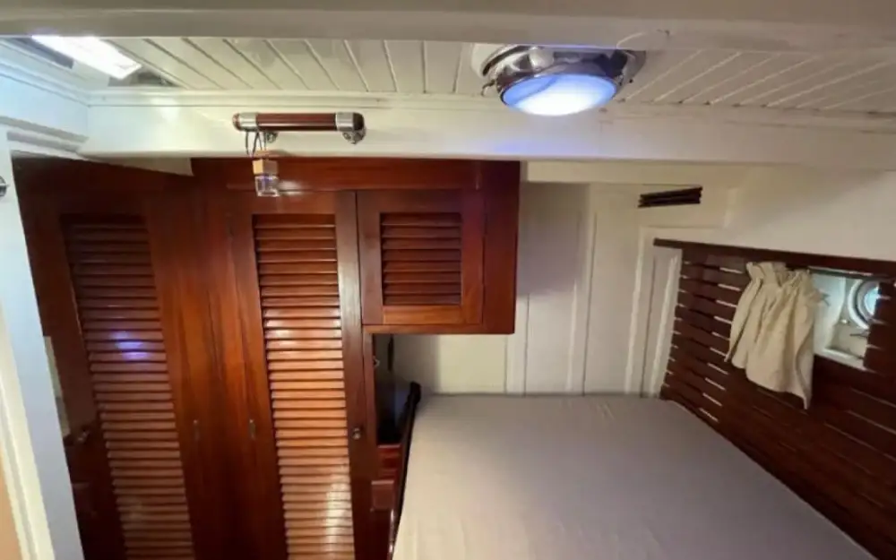 slider 13 Berthon Yachts Analia