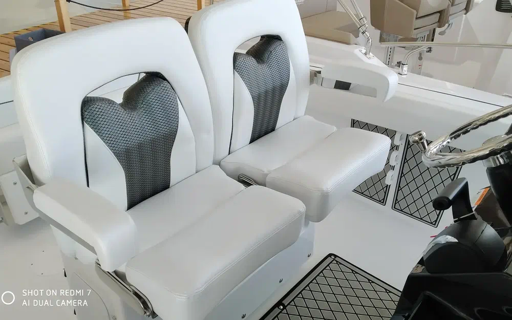 slider 17 Wellcraft Fisherman 242