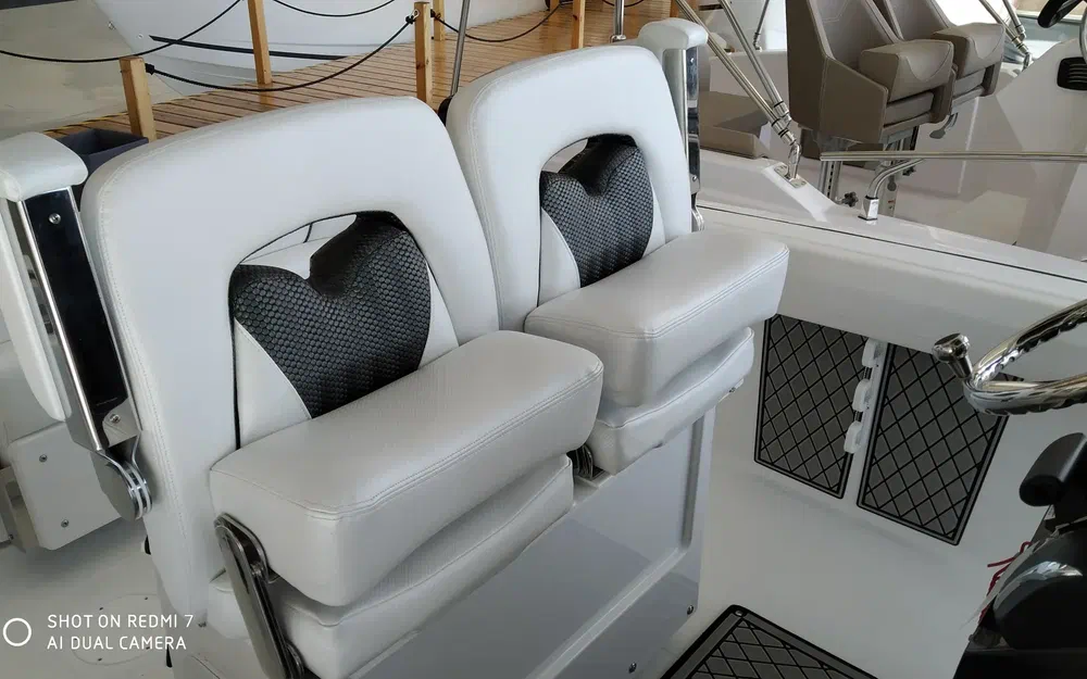 slider 18 Wellcraft Fisherman 242