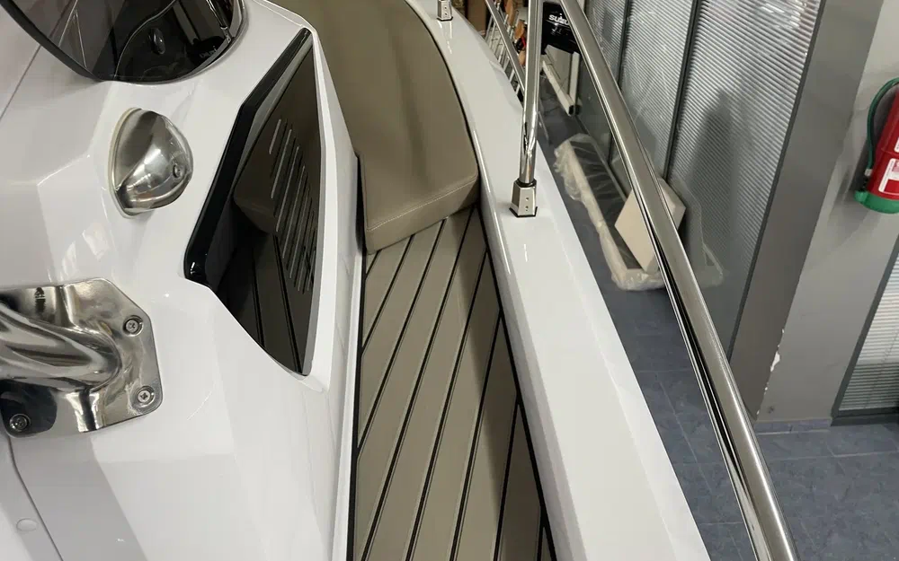 slider 9 Ranieri Next 220 Sh