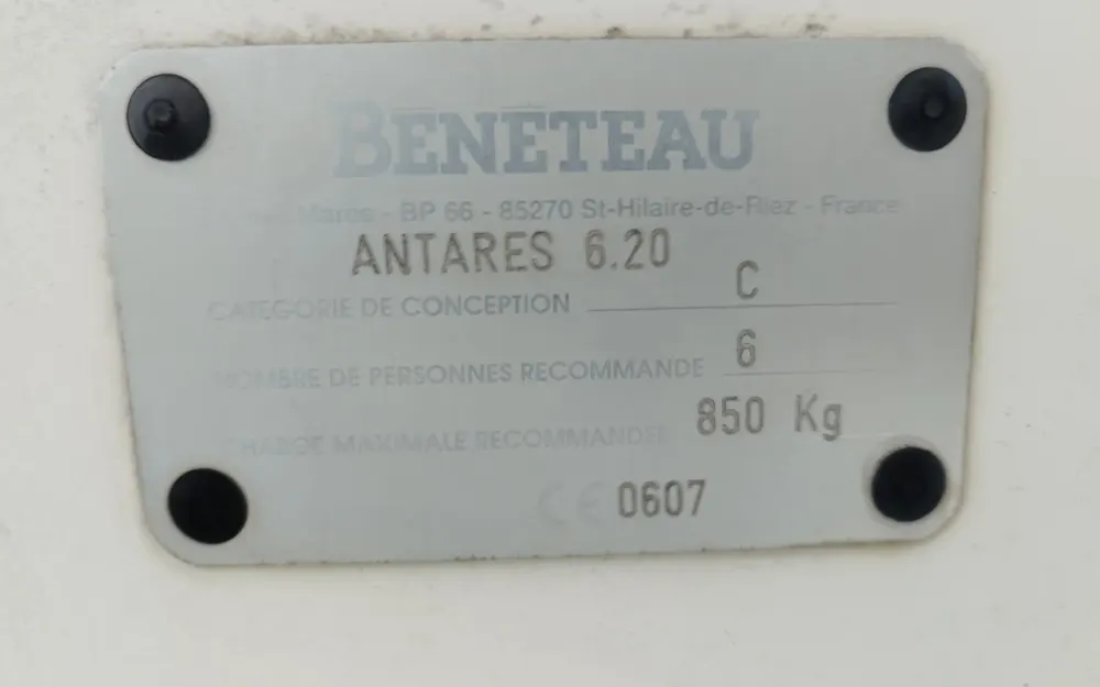 slider 7 Beneteau Antares 620 - null