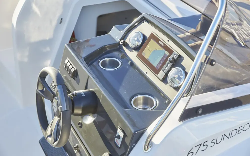 slider 4 Quicksilver  675Sundeck