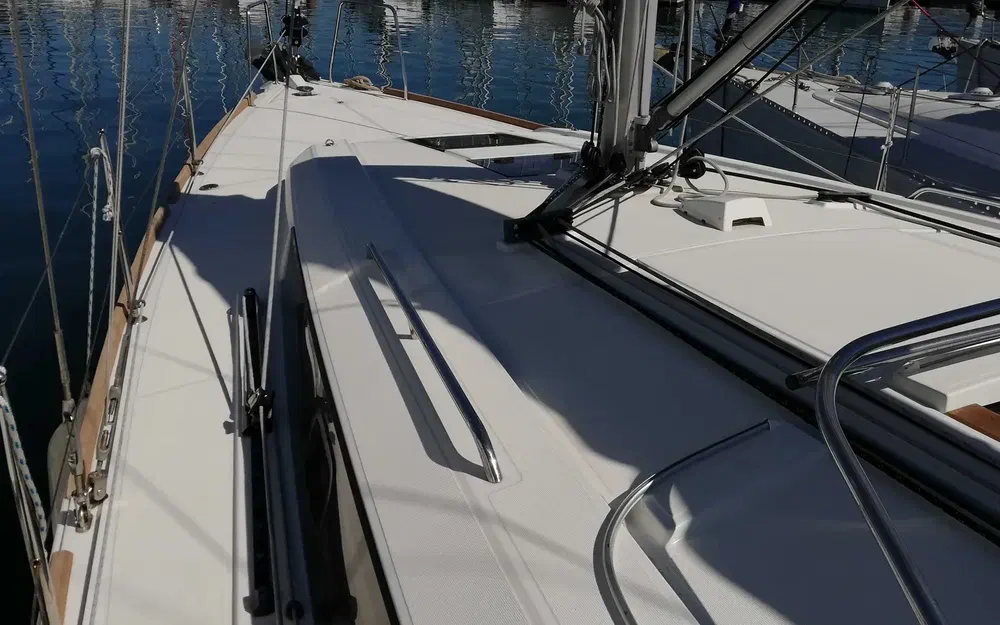 slider 9 Beneteau Oceanis 38.1