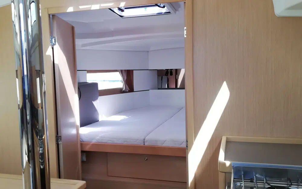 slider 19 Beneteau Oceanis 38.1