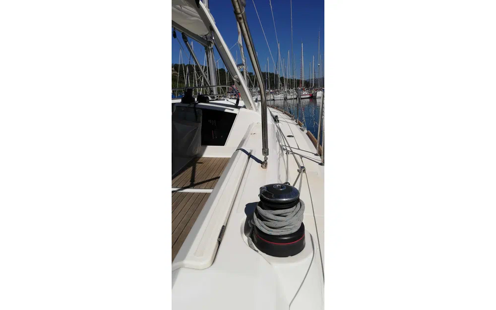 slider 7 Beneteau Oceanis 38.1
