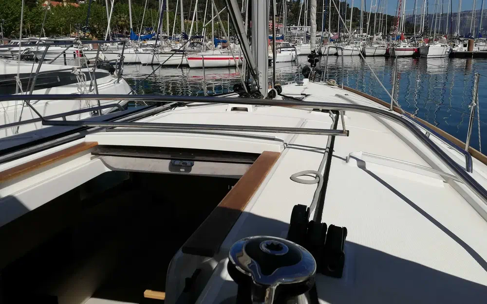 slider 8 Beneteau Oceanis 38.1