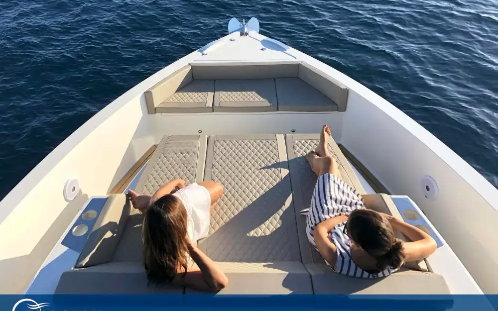 slider 10 De Antonio Yachts D42 Open