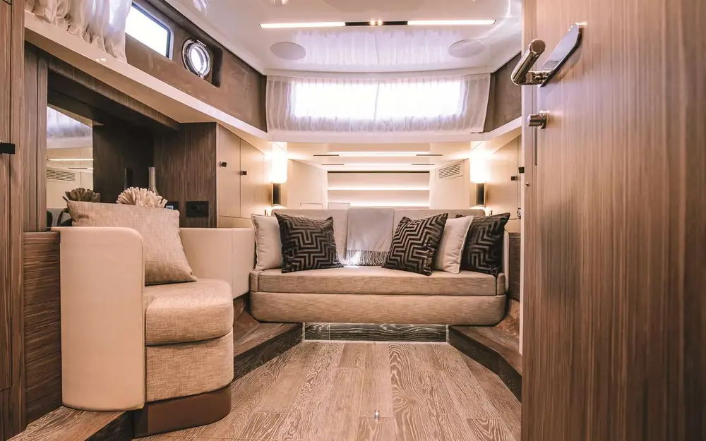 slider 8 Cranchi A46 Luxury Tender