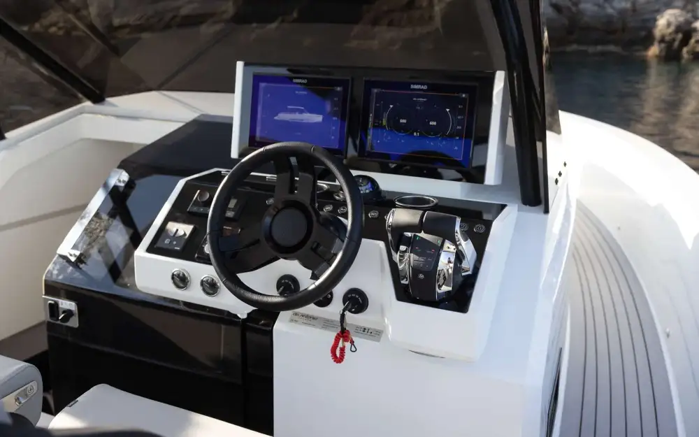 slider 1 De Antonio Yachts D36 Open