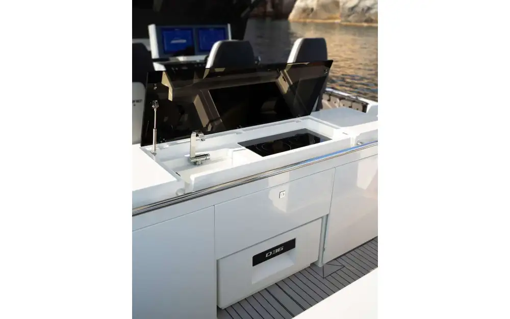 slider 7 De Antonio Yachts D36 Open