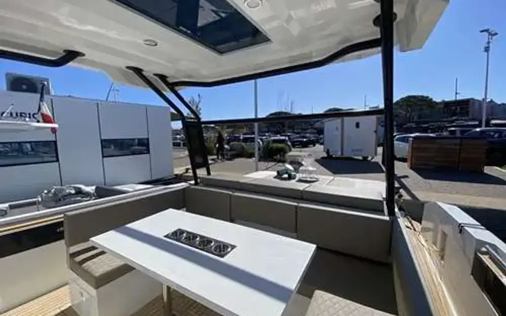 slider 7 De Antonio Yachts D36 Hard Top