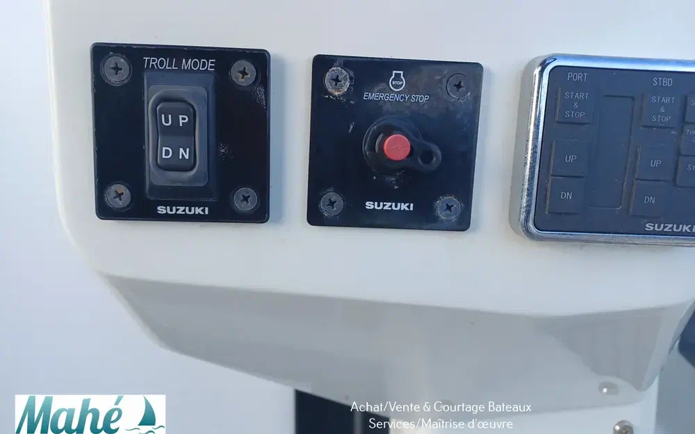 slider 34 Jeanneau Merry Fisher 895