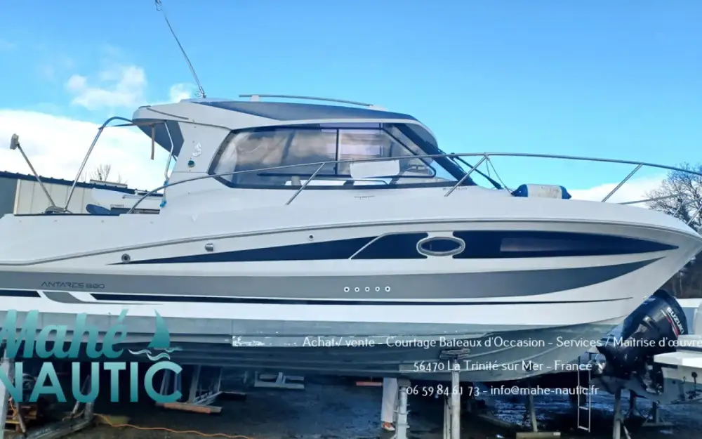 slider 6 Beneteau Antares 880 HB