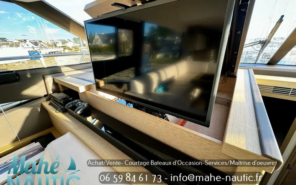 slider 18 Jeanneau Prestige 520