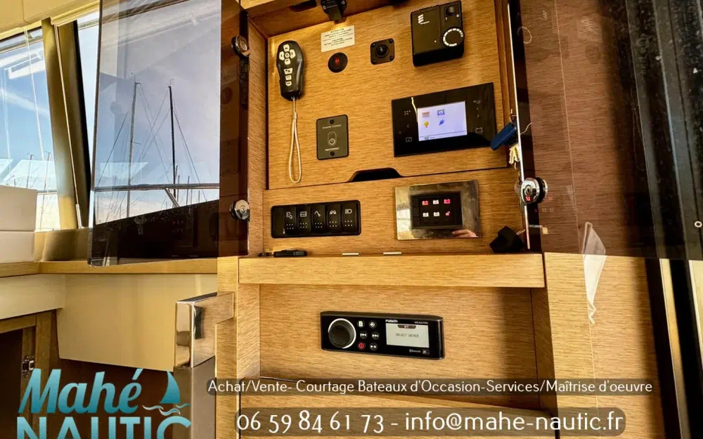 slider 19 Jeanneau Prestige 520