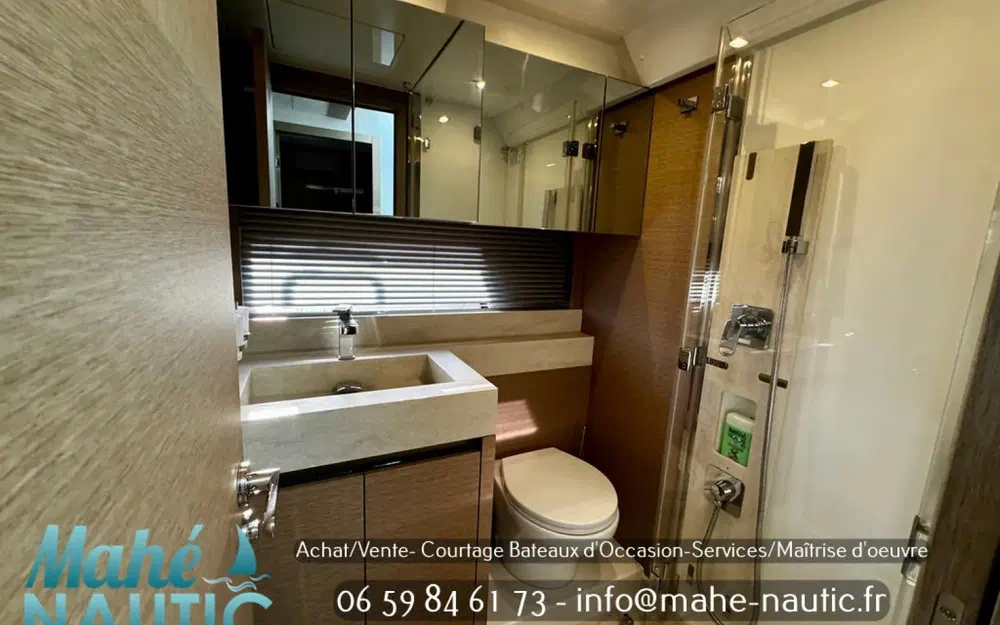 slider 23 Jeanneau Prestige 520