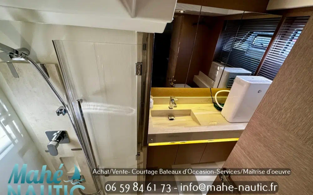 slider 26 Jeanneau Prestige 520