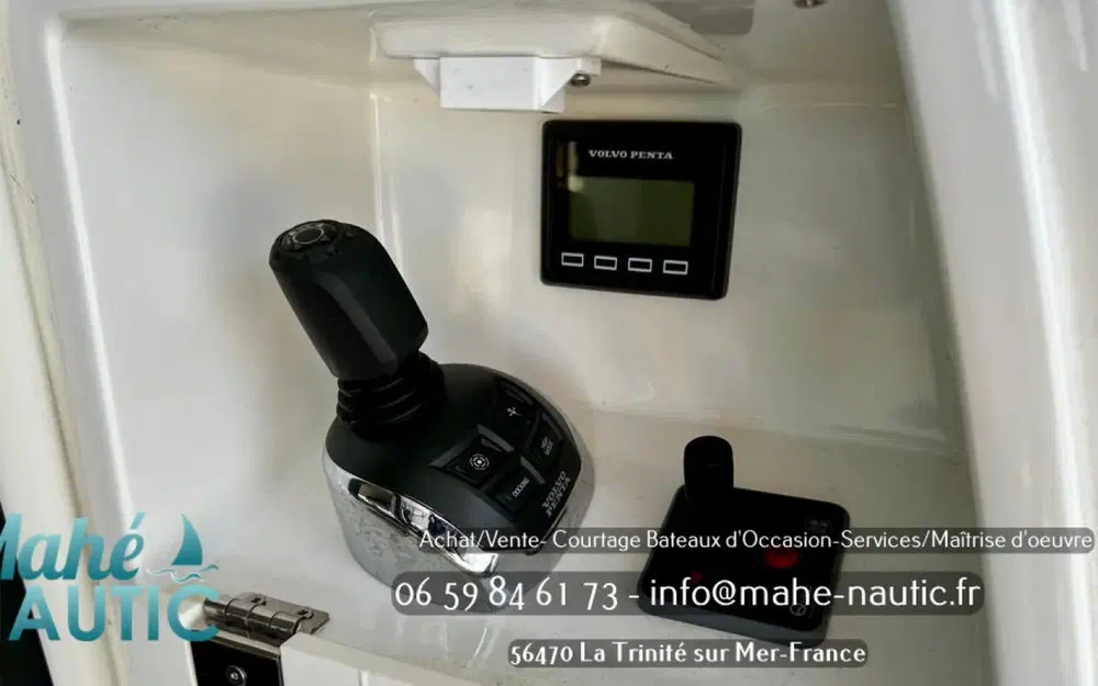 slider 34 Jeanneau Prestige 520