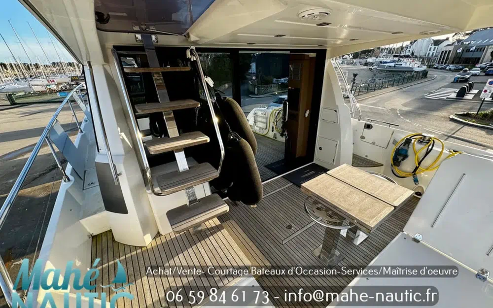 slider 35 Jeanneau Prestige 520