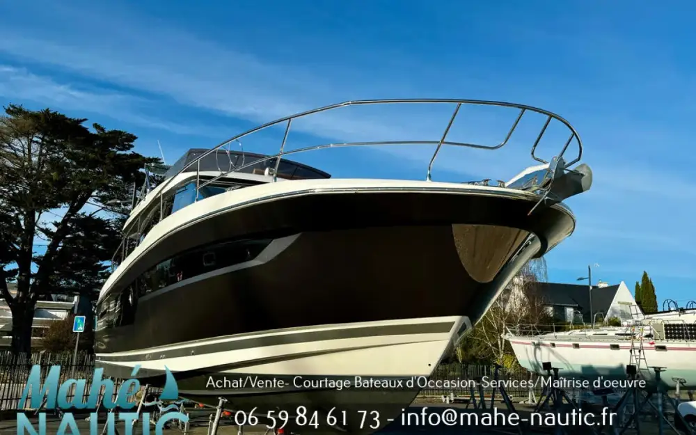 slider 6 Jeanneau Prestige 520 Fly