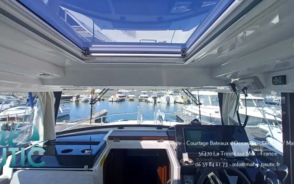 slider 10 Jeanneau Merry Fisher 895