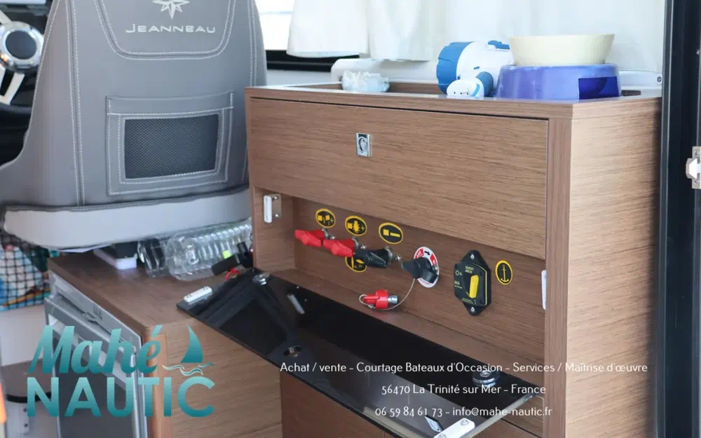 slider 14 Jeanneau Merry Fisher 895