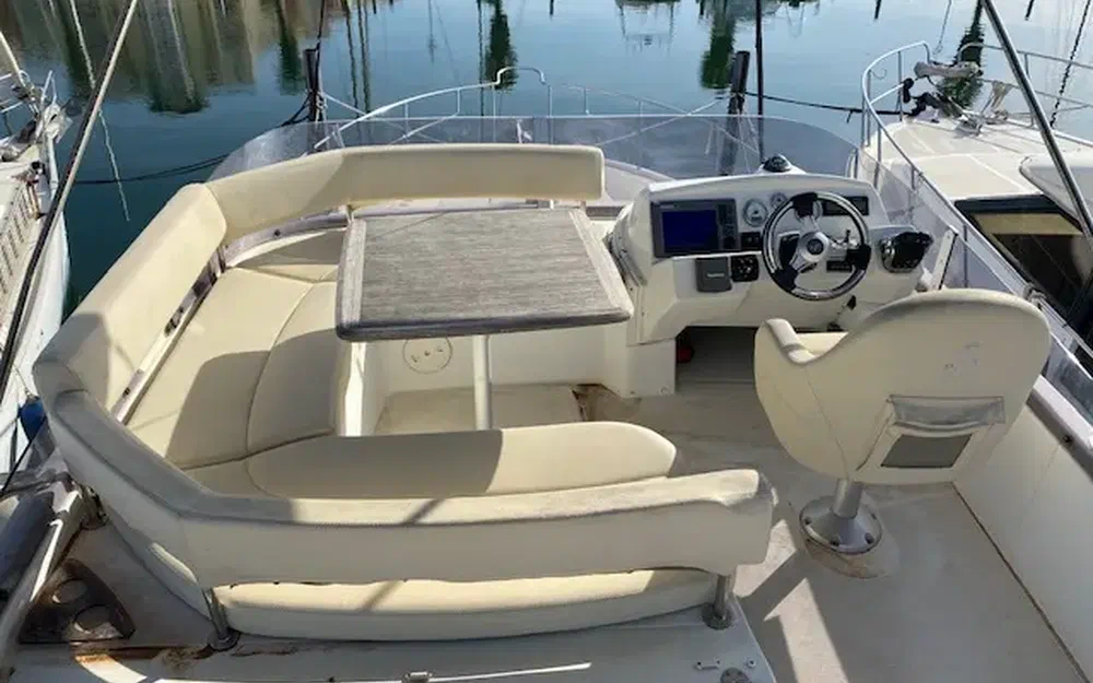 slider 14 Beneteau Antares 42