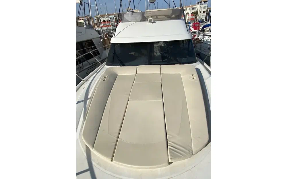 slider 16 Beneteau Antares 42