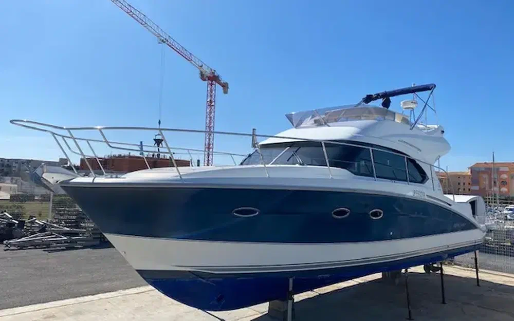 slider 1 Beneteau Antares 42