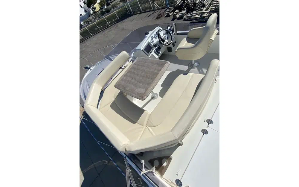 slider 19 Beneteau Antares 42