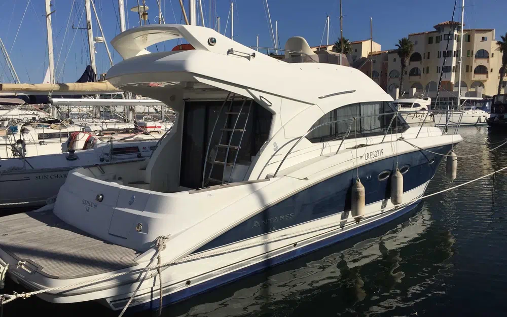 slider 2 Beneteau Antares 42