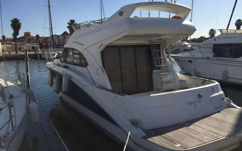 slider 3 Beneteau Antares 42