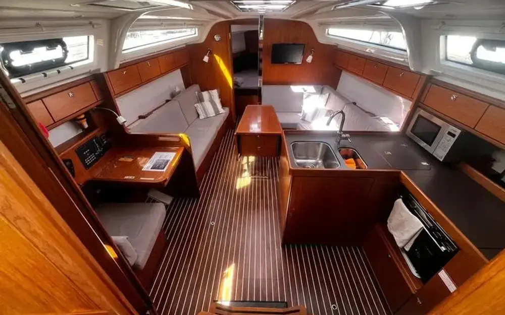 slider 4 Bavaria  37 Cruiser