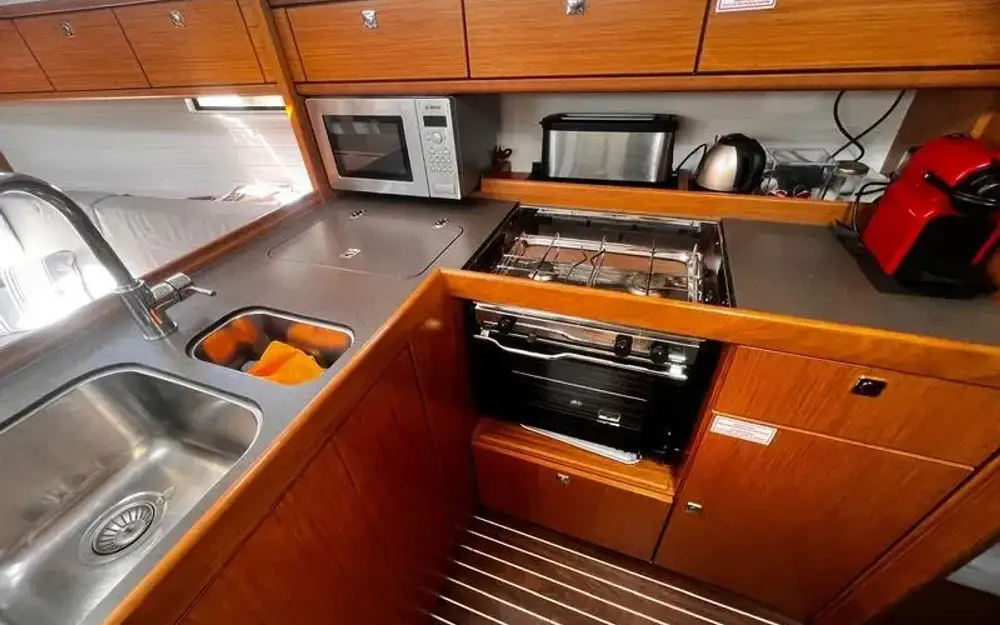 slider 6 Bavaria  37 Cruiser