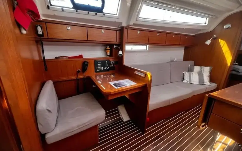 slider 7 Bavaria  37 Cruiser