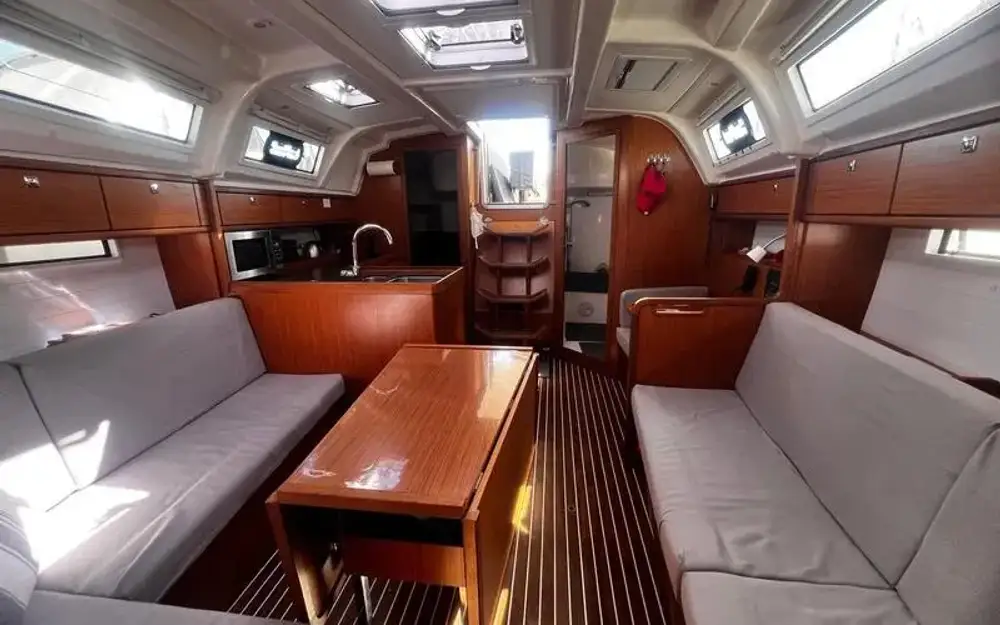 slider 5 Bavaria  37 Cruiser